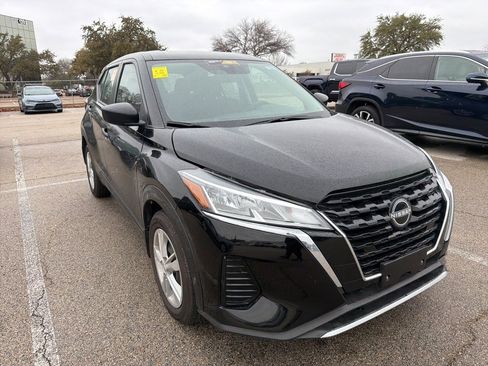 Used 2024 Nissan Kicks S image 3