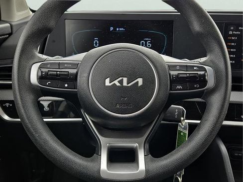 Used 2025 Kia Sportage LX FWD image 10