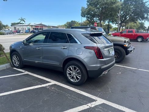 Used 2021 Cadillac XT5 Premium Luxury FWD image 3