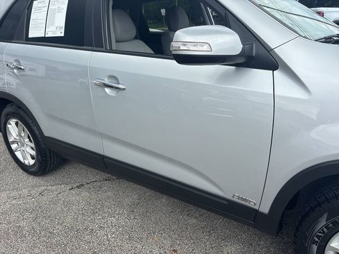 Used 2015 Kia Sorento LX AWD/4WD image 13