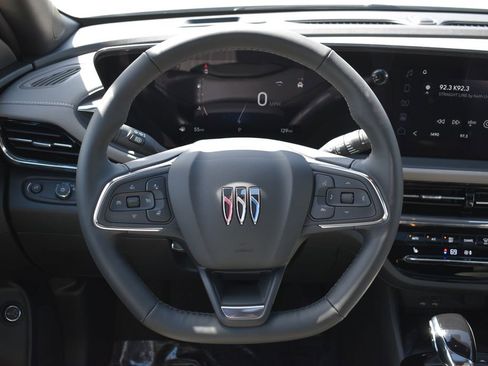 New 2025 Buick Envista Avenir image 18