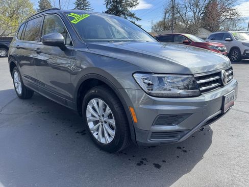 Used 2019 Volkswagen Tiguan SE w/ Panoramic Sunroof Package image 6