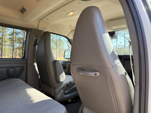 Used 2025 Chevrolet Express 3500 LT w/ LT Preferred Equipment Group RWD image 25