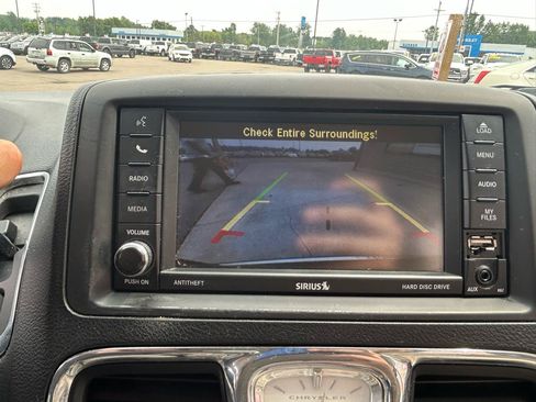 Used 2014 Chrysler Town & Country Touring w/ Trailer Tow Group FWD image 22