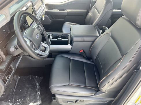 New 2026 Ford F250 Lariat w/ Black Appearance Package image 25