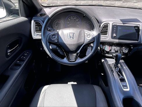 Used 2020 Honda HR-V Sport image 4