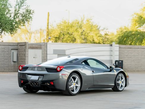 Used 2012 Ferrari 458 Italia Coupe RWD image 8