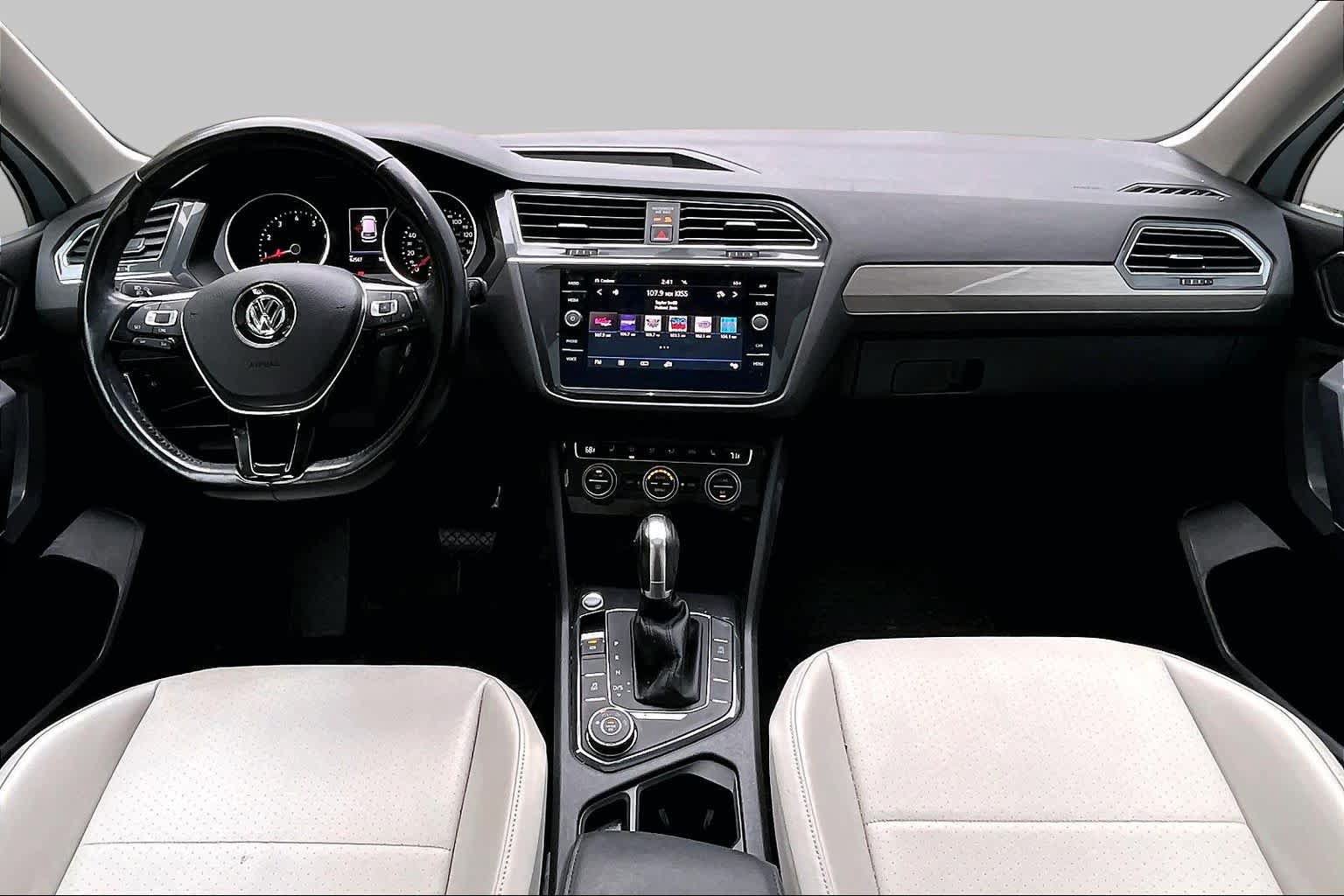 Used 2018 Volkswagen Tiguan SE w/ Panoramic Sunroof Package AWD/4WD image 15