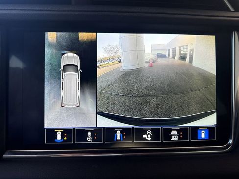 Certified 2022 GMC Yukon XL Denali w/ Denali Premium Package image 15