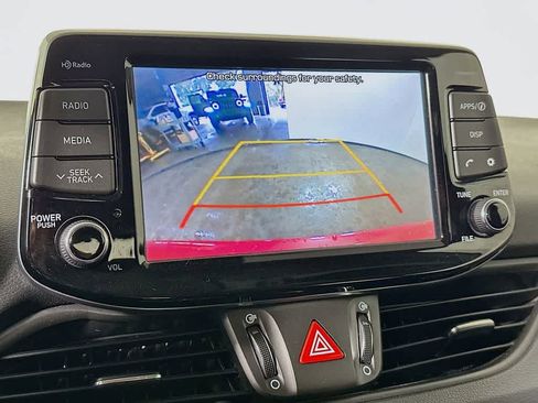 Used 2018 Hyundai Elantra GT image 26