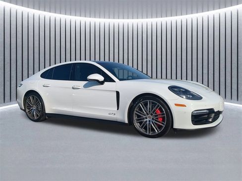 Used 2019 Porsche Panamera GTS image 3