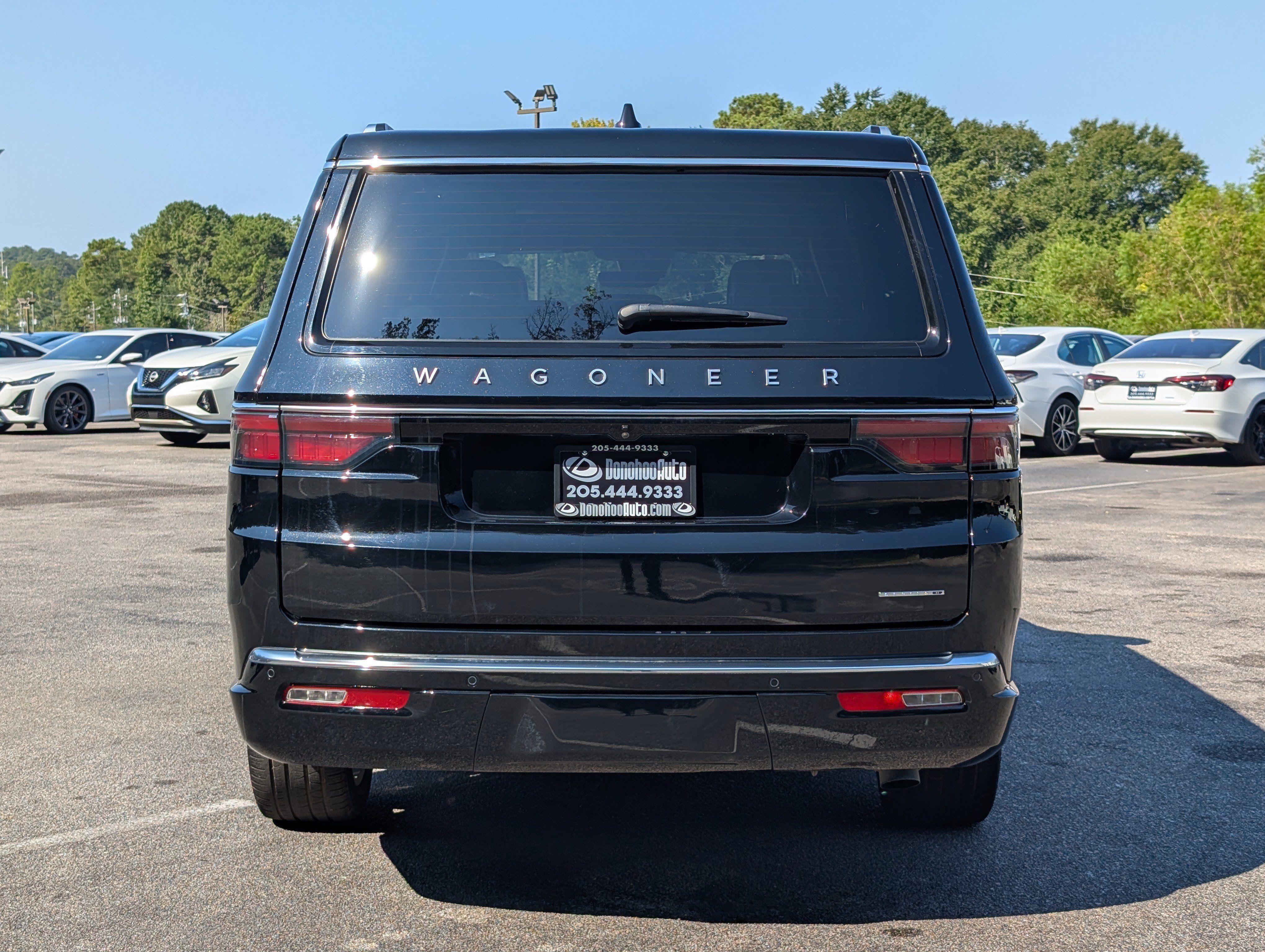 Used 2024 Jeep Wagoneer L Series II w/ Convenience Group I AWD/4WD image 8