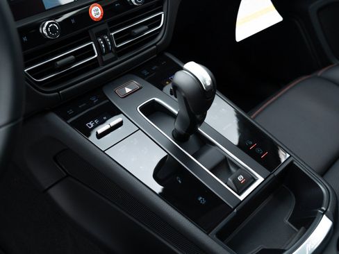 New 2026 Porsche Macan S image 29