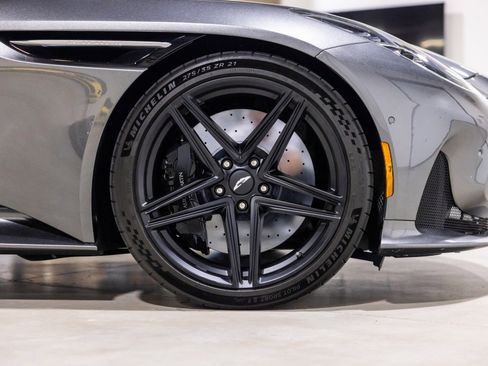 Used 2024 Aston Martin DB12 Coupe image 24