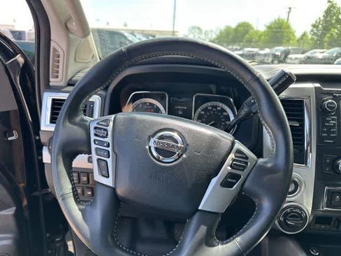Used 2017 Nissan Titan PRO-4X w/ Pro-4x Convenience Package AWD/4WD image 10