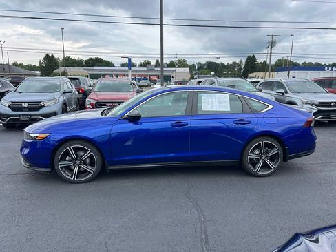 Used 2023 Honda Accord Sport image 2