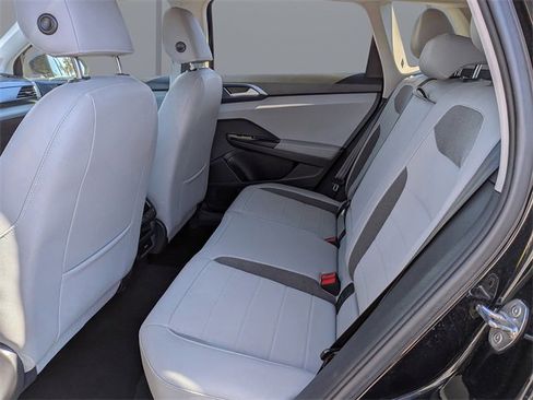 Certified 2024 Volkswagen Taos SE image 14