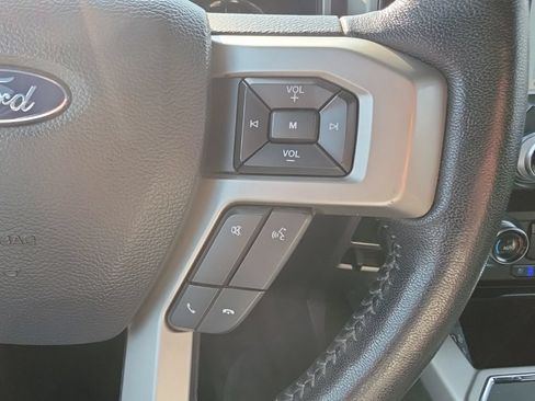Used 2019 Ford F150 Lariat w/ Equipment Group 502A Luxury AWD/4WD image 14