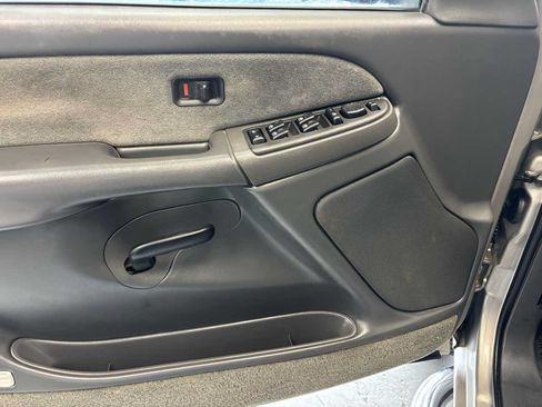 Used 2003 Chevrolet Silverado 2500 LS RWD image 17