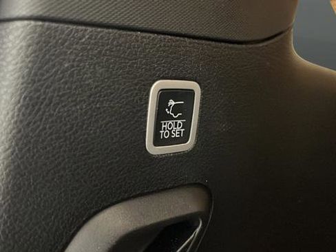 Used 2024 Jeep Grand Wagoneer Series III image 34