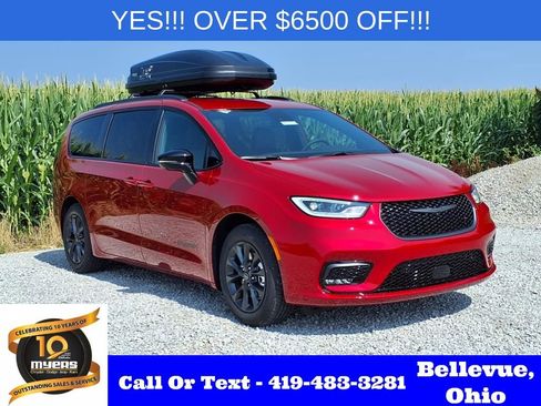 New 2025 Chrysler Pacifica Select w/ Fav Edition Package image 1