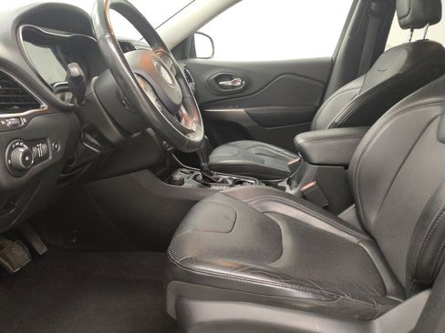Used 2019 Jeep Cherokee Limited AWD/4WD image 17