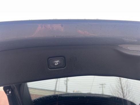 Used 2024 Ford Edge SEL w/ Convenience Package image 16