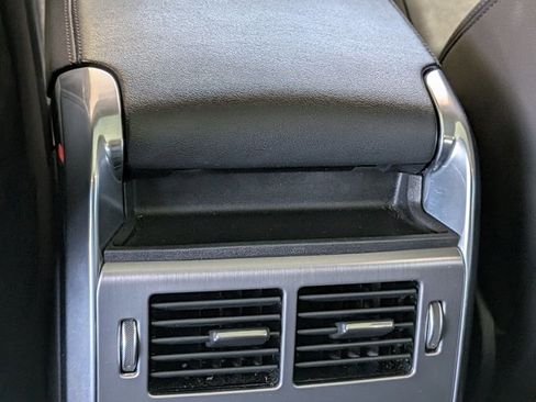 Used 2020 Land Rover Range Rover Sport SE image 17