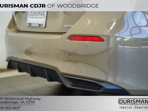 Used 2025 Honda Civic Sport Touring image 7