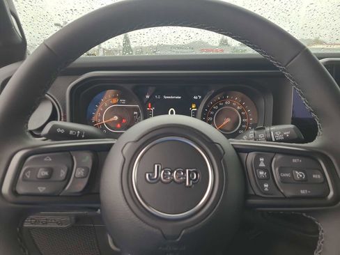 New 2026 Jeep Wrangler Unlimited Rubicon AWD/4WD image 23