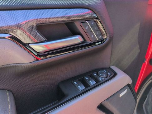 Used 2023 Chevrolet Silverado 1500 ZR2 image 14