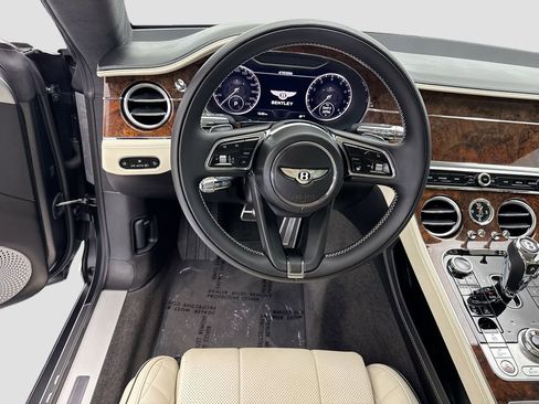 Used 2022 Bentley Continental GT image 10