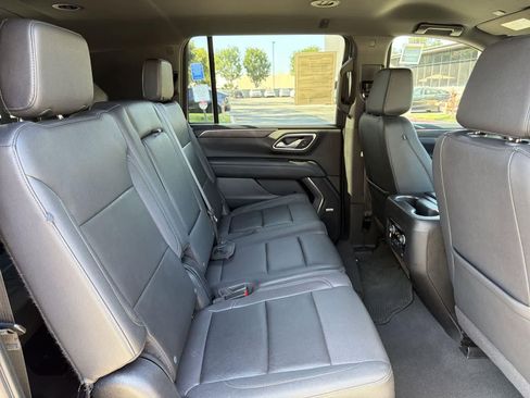 Used 2023 Chevrolet Suburban LT image 31
