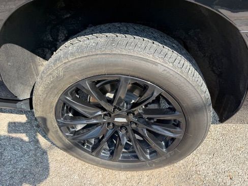 Used 2022 Cadillac Escalade ESV Sport Platinum w/ LPO, ONYX Package image 14