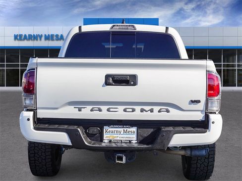 Used 2020 Toyota Tacoma TRD Sport image 5