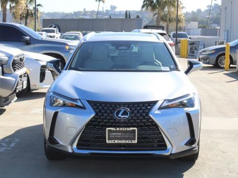 Certified 2025 Lexus UX 300h 300h image 2