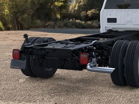 New 2025 Ford F550 2WD Regular Cab Super Duty w/ XLT Value Package image 21