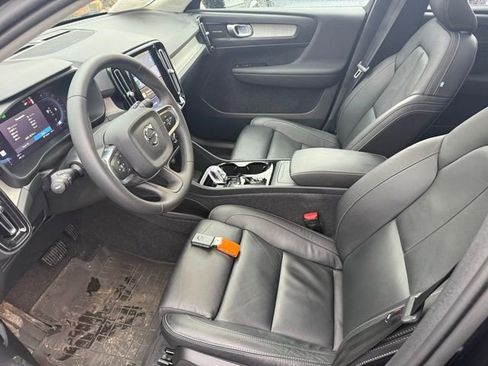 Used 2024 Volvo XC40 B5 Plus w/ Protection Package Premier image 7