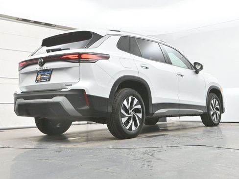 Used 2025 Volkswagen Tiguan S image 33