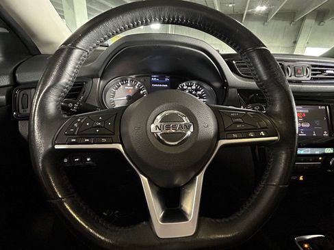Used 2020 Nissan Rogue SV image 21