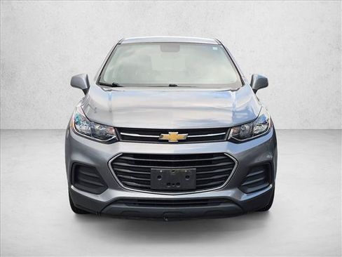 Used 2020 Chevrolet Trax LS FWD image 2