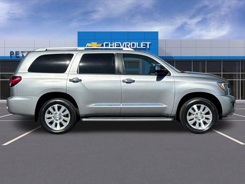 Used 2019 Toyota Sequoia Platinum AWD/4WD image 3