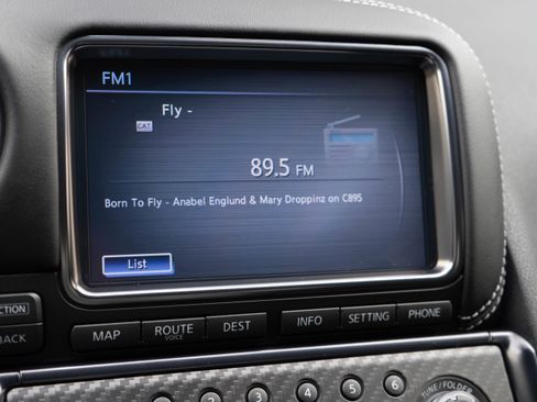 Used 2014 Nissan GT-R Premium image 18