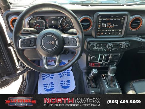 Used 2023 Jeep Gladiator Mojave w/ LED Lighting Group AWD/4WD image 7
