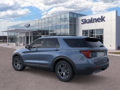 New 2026 Ford Explorer Active w/ Active Comfort Package AWD/4WD image 4