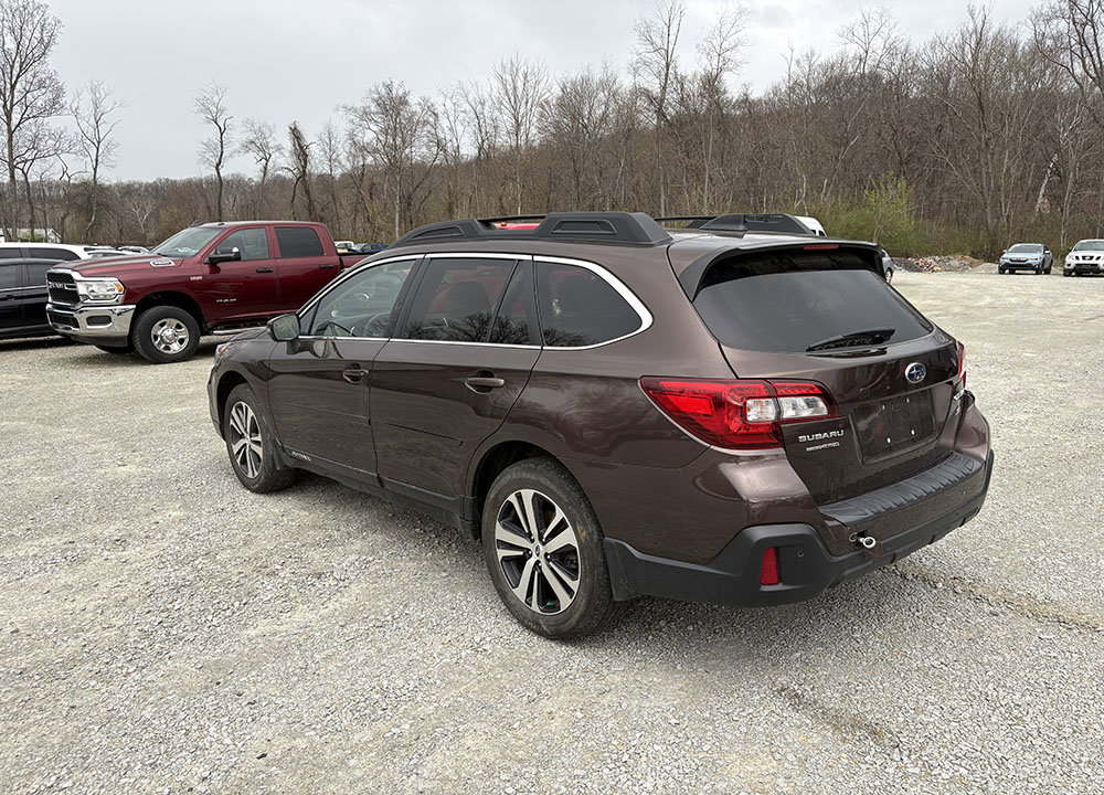 Used 2019 Subaru Outback 2.5i Limited w/ Popular Package #2 AWD/4WD image 4