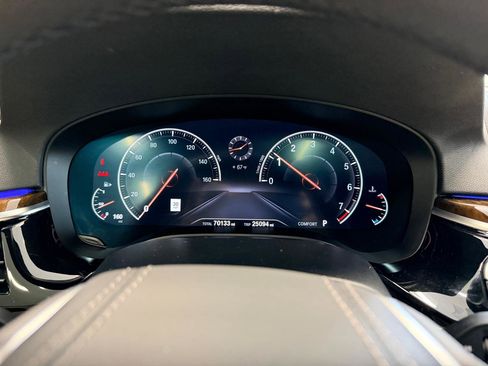 Used 2019 BMW 530i w/ Premium Package image 37