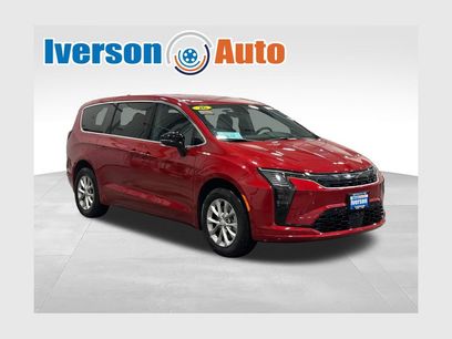 New 2027 Chrysler Pacifica Select