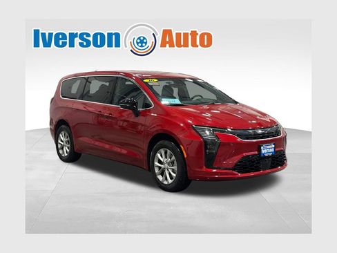 New 2027 Chrysler Pacifica Select AWD/4WD image 1