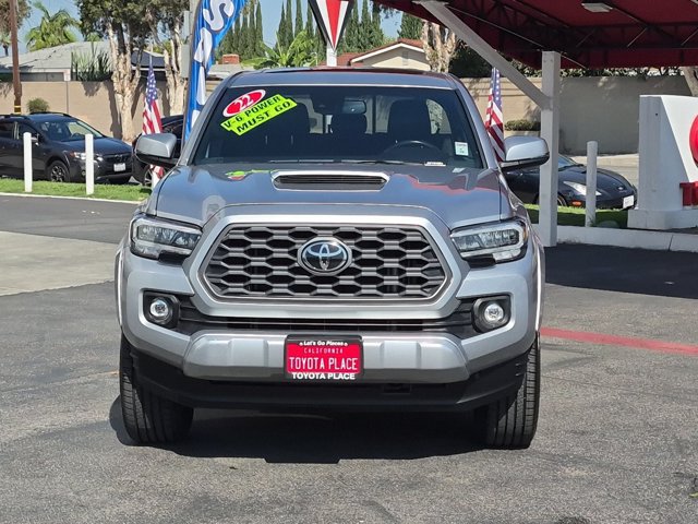 Used 2022 Toyota Tacoma TRD Sport w/ TRD Premium Sport Package RWD image 2